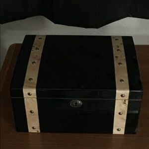 Black Lacquer Cigar Humidor